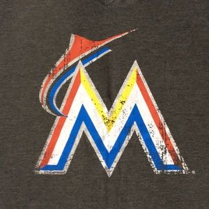 MIAMI MARLINS V neck T-shirt. 1X.